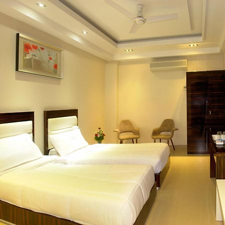 Hotel Gulnar Új-Delhi Kültér fotó