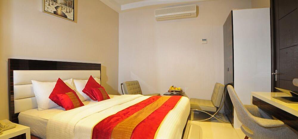 Hotel Gulnar Új-Delhi Kültér fotó