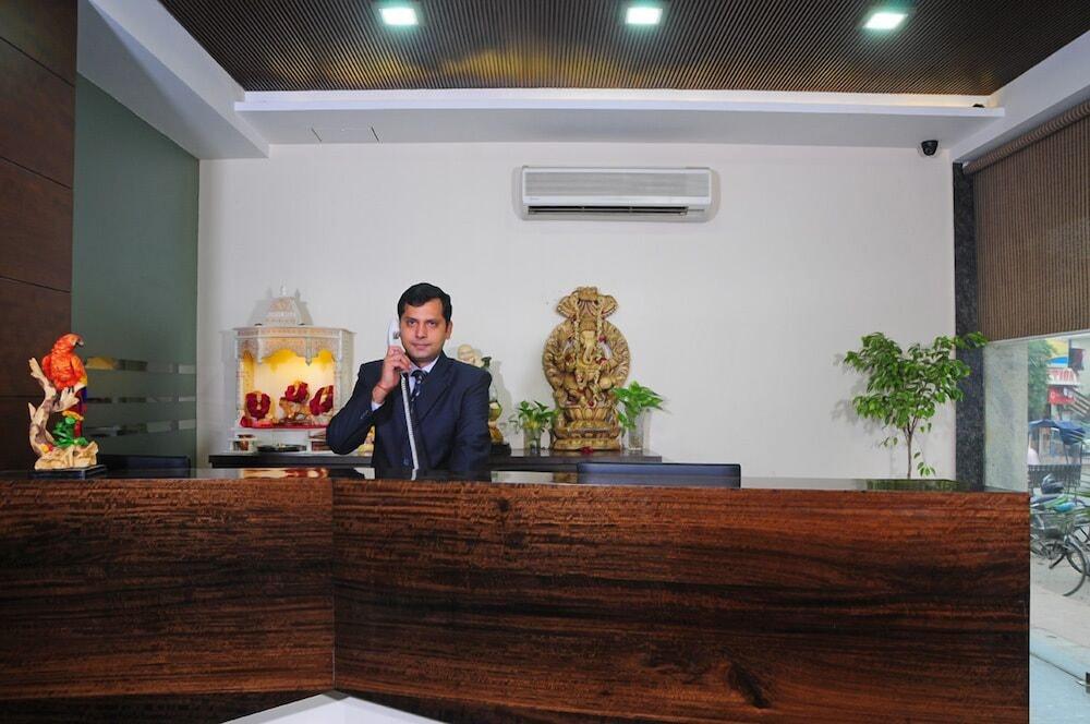 Hotel Gulnar Új-Delhi Kültér fotó