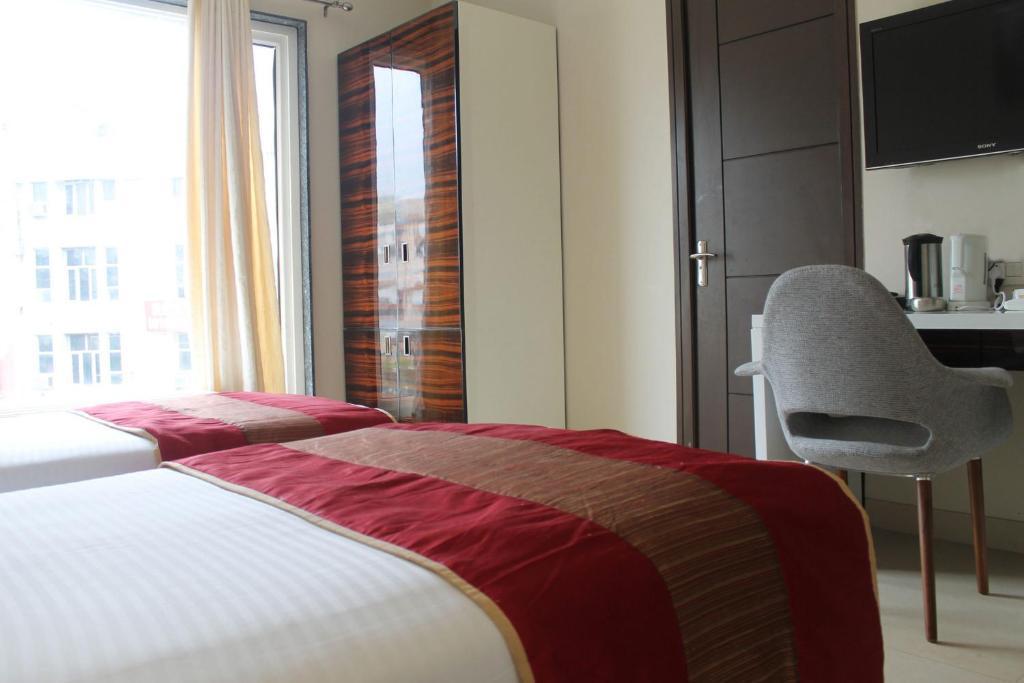 Hotel Gulnar Új-Delhi Kültér fotó