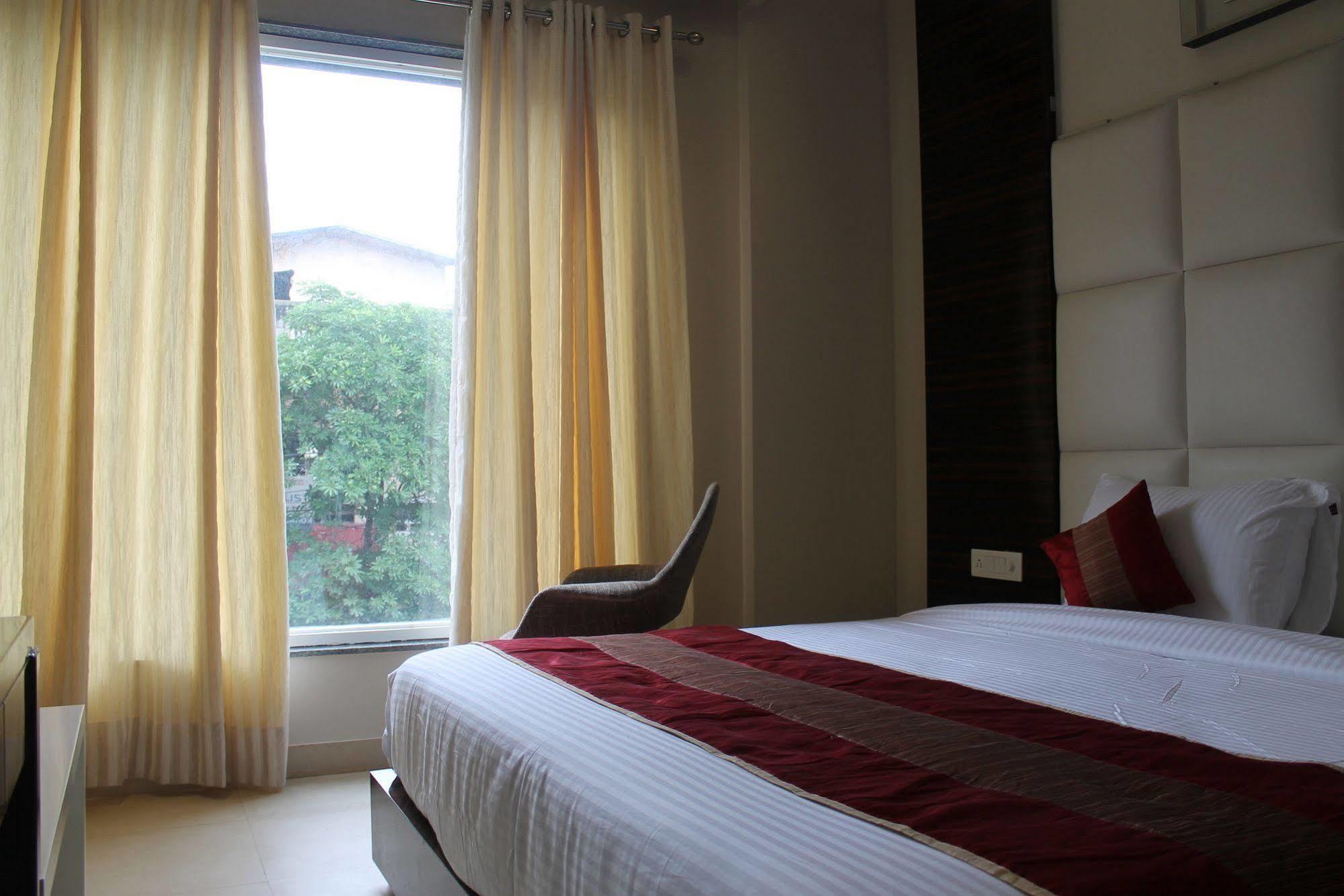 Hotel Gulnar Új-Delhi Szoba fotó