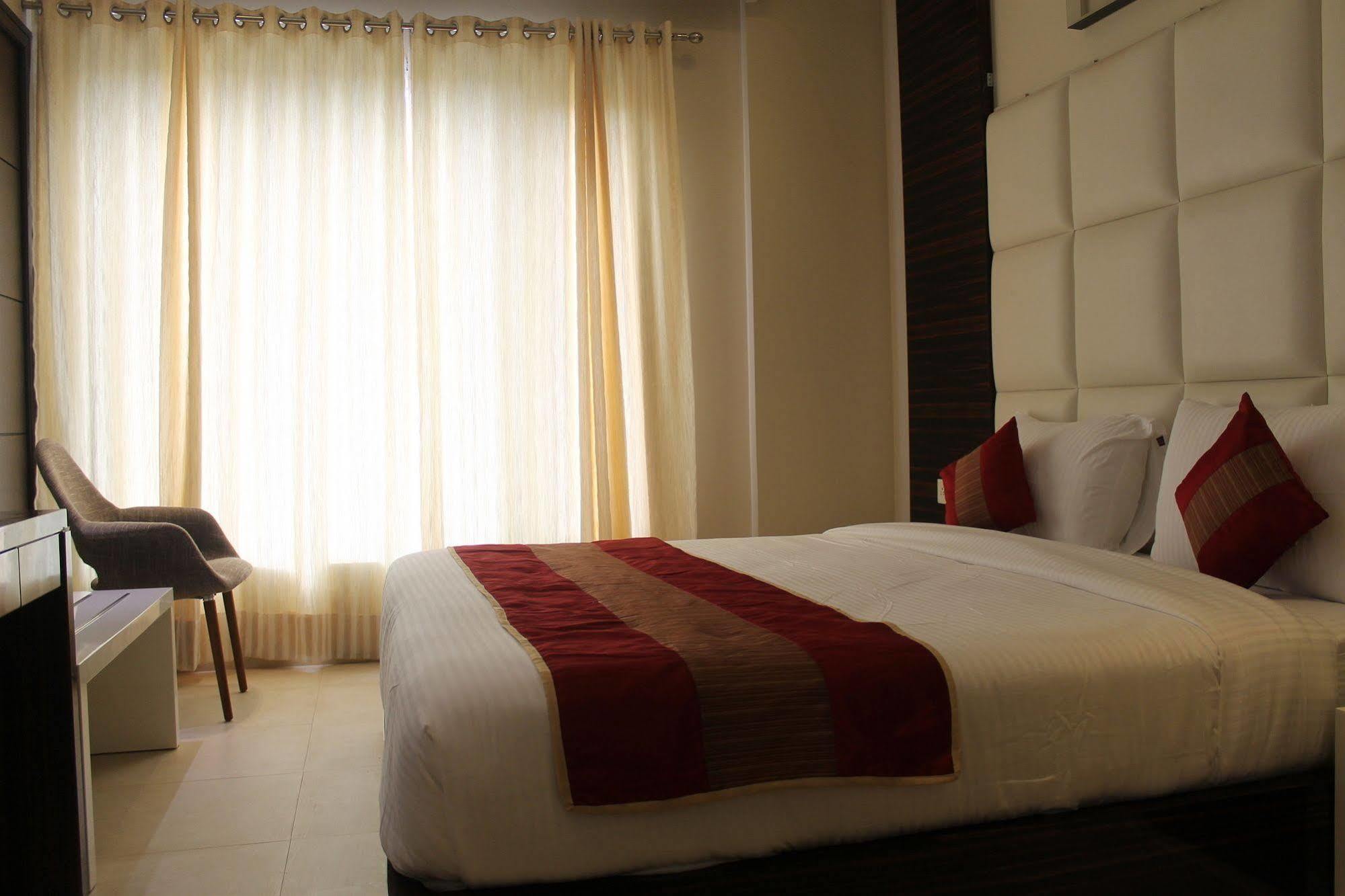 Hotel Gulnar Új-Delhi Szoba fotó