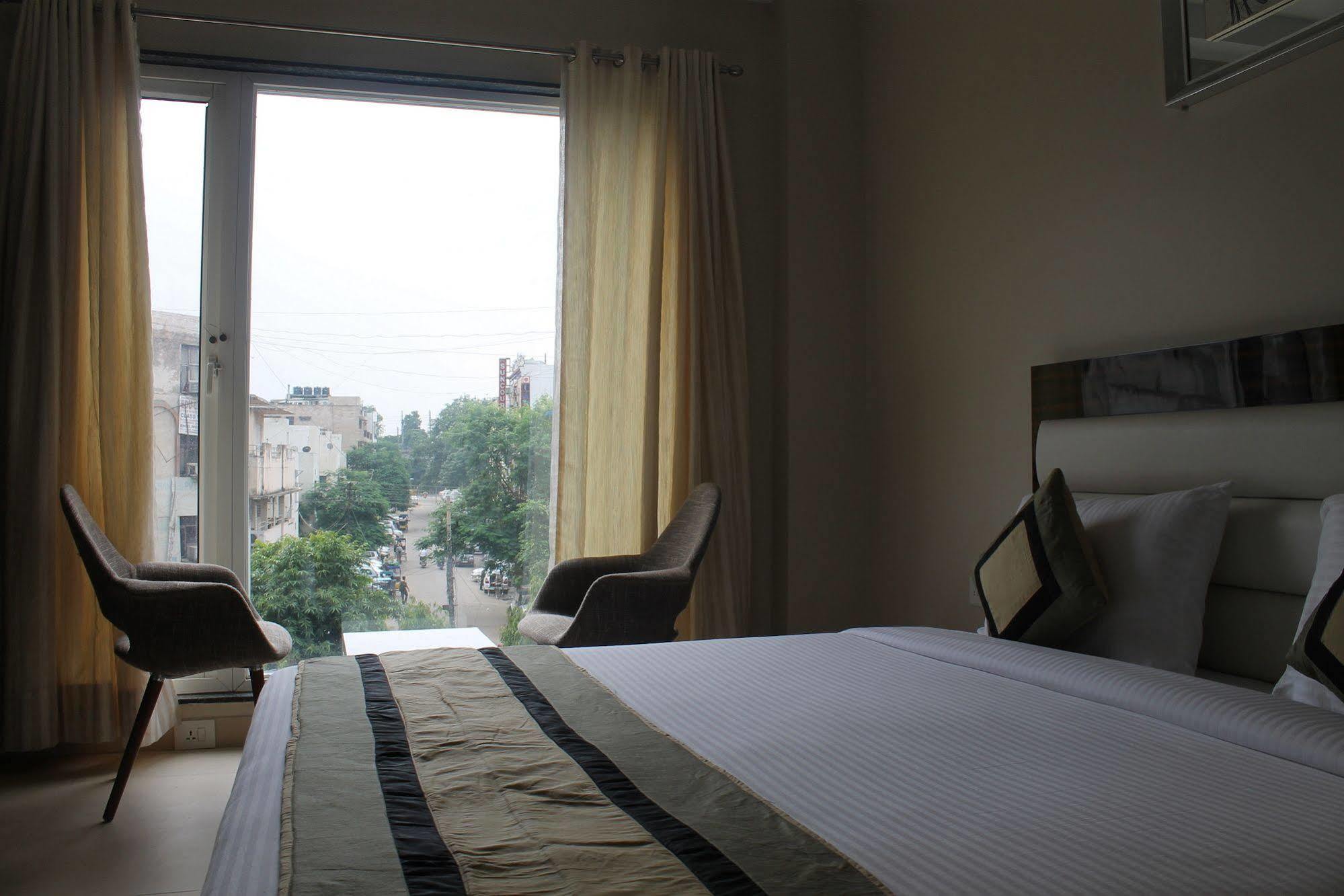 Hotel Gulnar Új-Delhi Szoba fotó